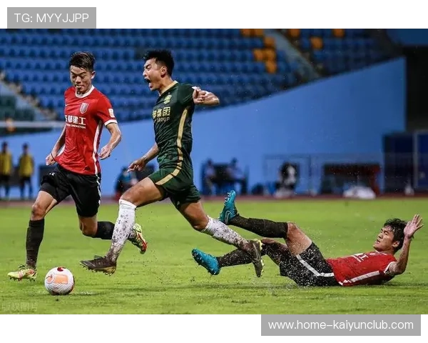 成都蓉城底线控球极具美感 成都蓉城底线控球极具美感